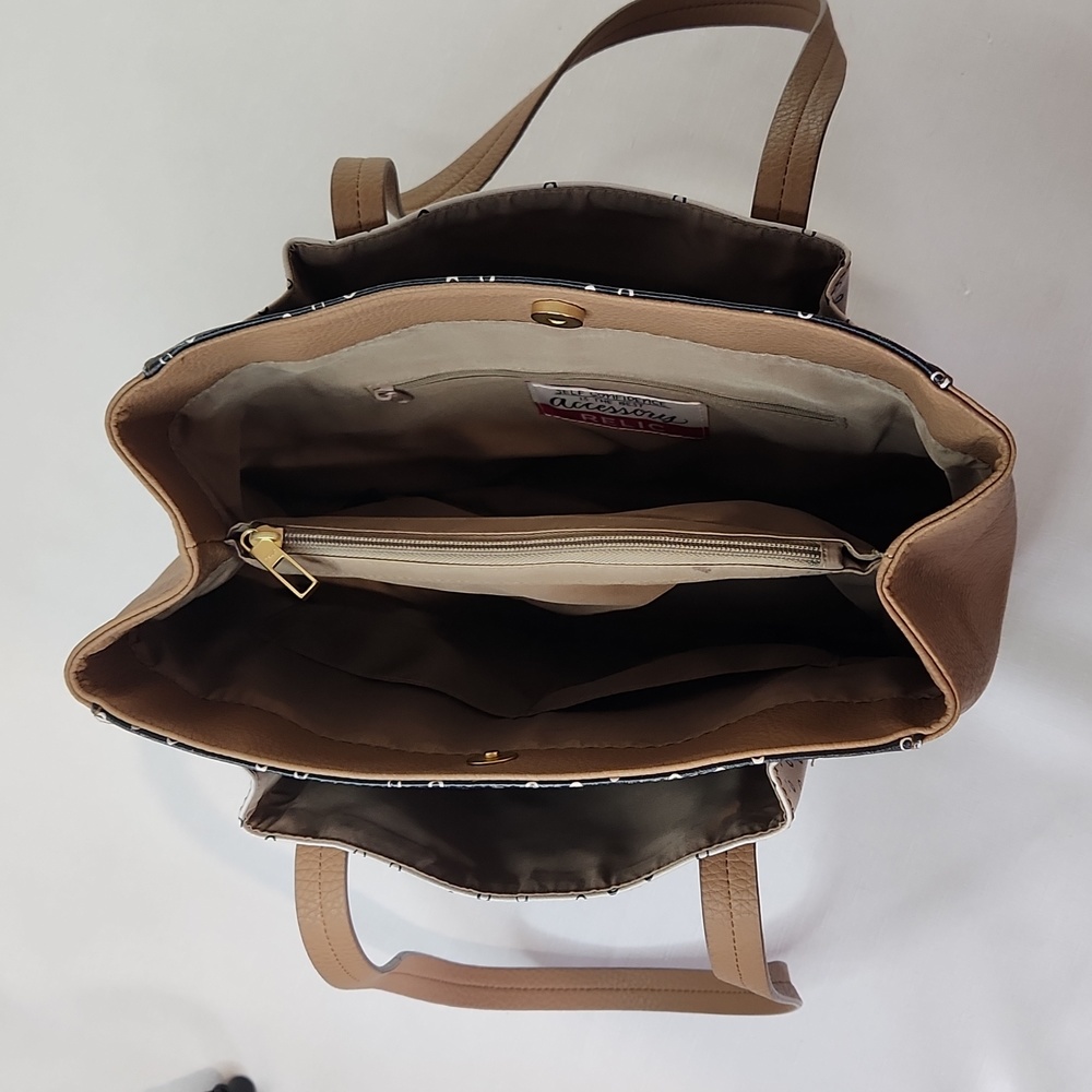 Relic by Fossil Bailey shoulder bag. Size 14 X 11" - Picture 6 of 10